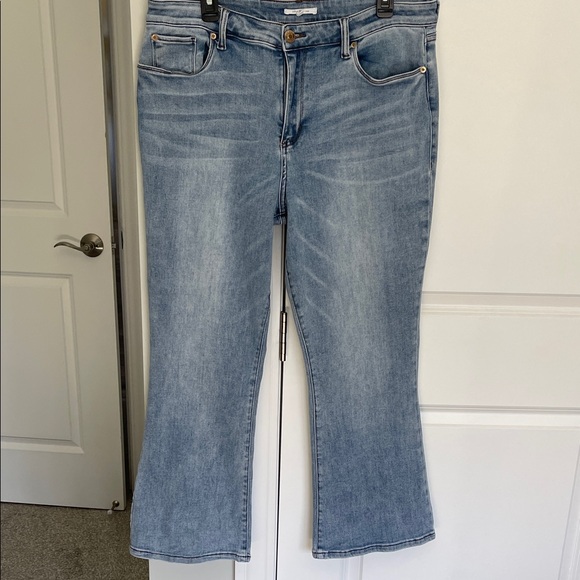 STS Blue Denim - STS Blue kick flare bootcut crop, size 34